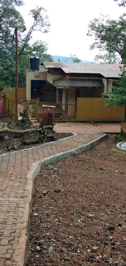 Nivritti Villa มาเทรัน ภายนอก รูปภาพ