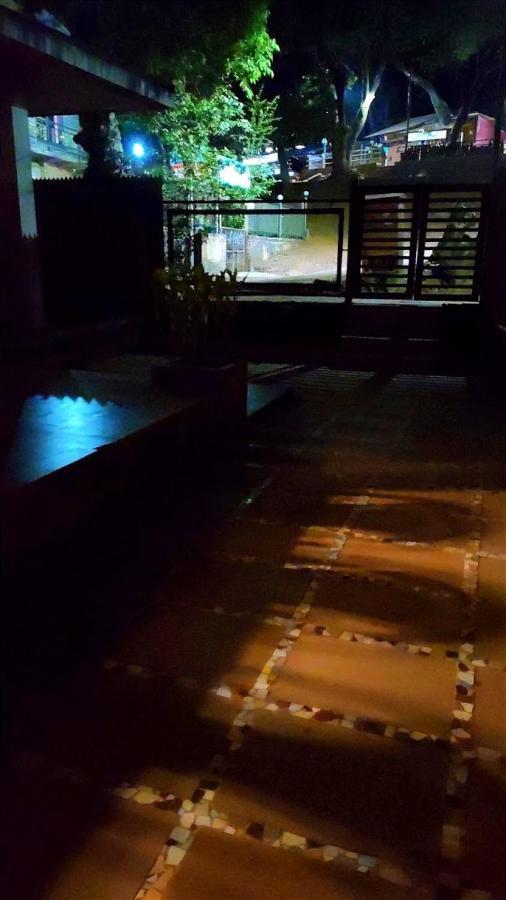 Nivritti Villa มาเทรัน ภายนอก รูปภาพ