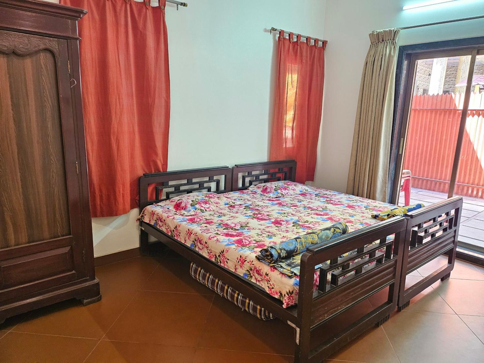 Nivritti Villa มาเทรัน ภายนอก รูปภาพ