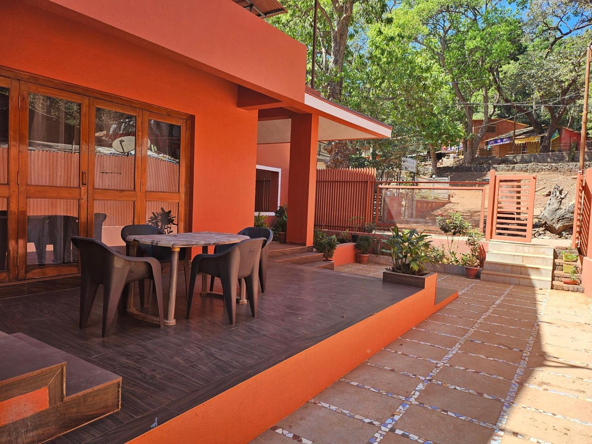 Nivritti Villa มาเทรัน ภายนอก รูปภาพ