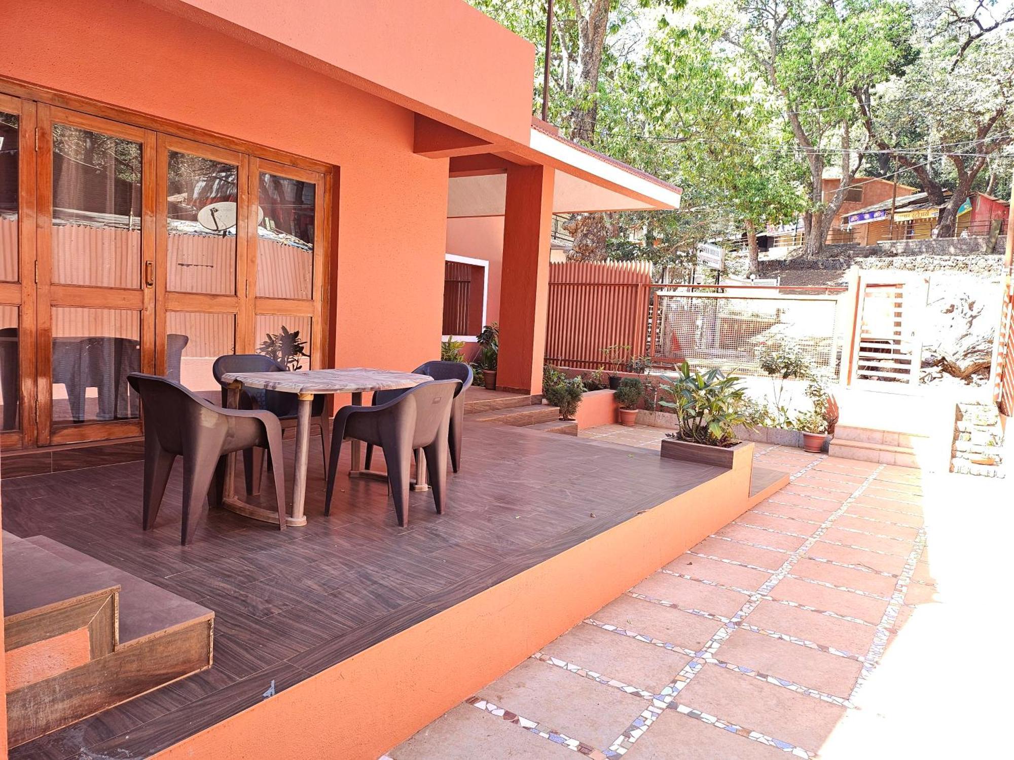 Nivritti Villa มาเทรัน ภายนอก รูปภาพ